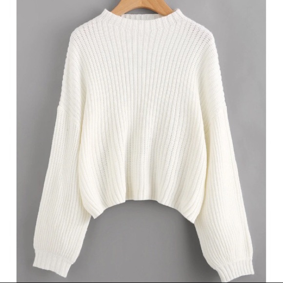 🆕⭐️ White Lantern Sleeve Sweater ⭐️ - Picture 2 of 4